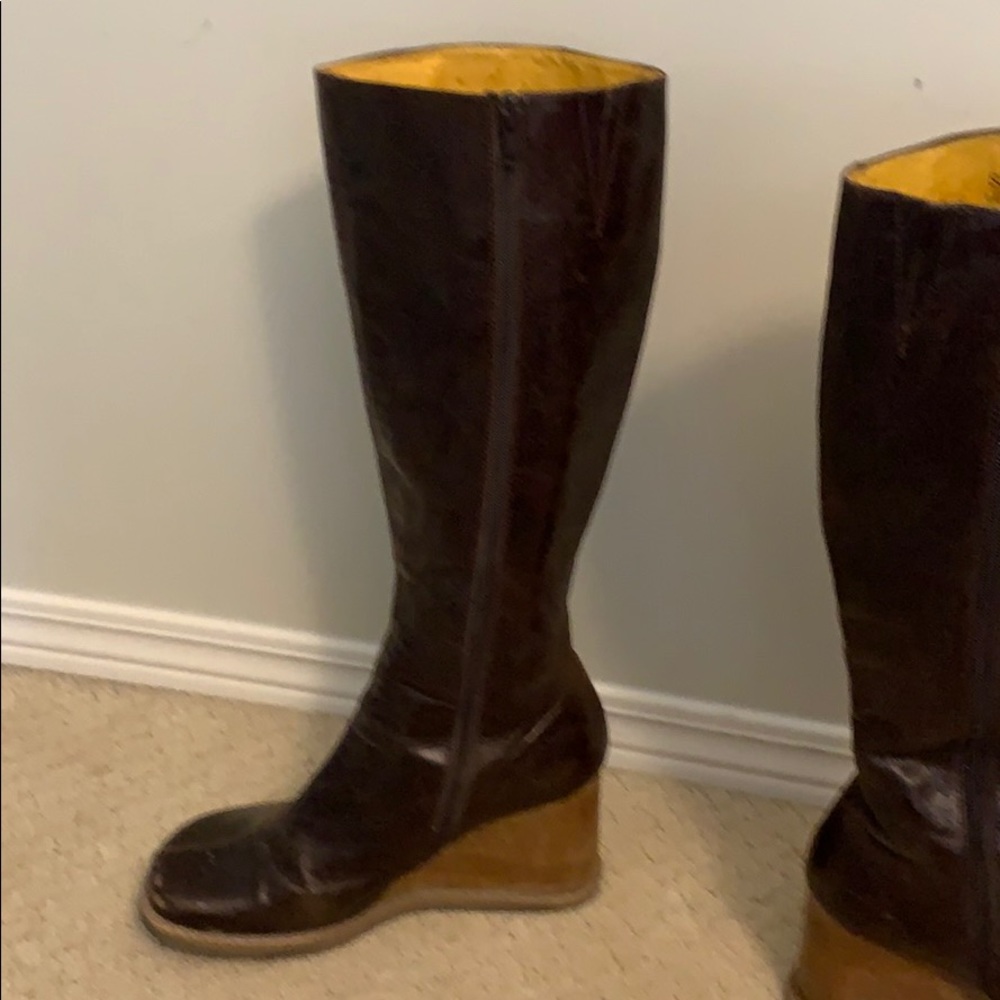 Boots - Picture 4 of 12